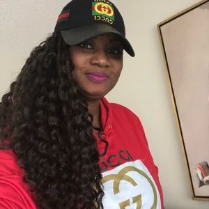 Meet your Posher, Ronaldine